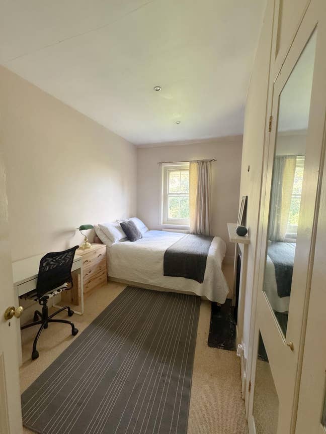 Double Bedroom Available in Victorian House Main Photo