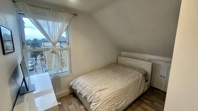 Bright Double Room in Maisonette Flat Main Photo