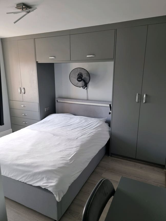 Double furnished ensuite room  Main Photo