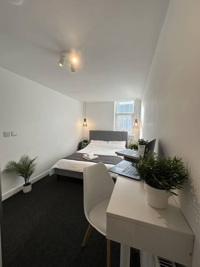 Luxury Double En Suite Room in Heaton  Main Photo
