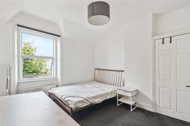 Two-bed top-floor flat in Clapham South/Balham Main Photo