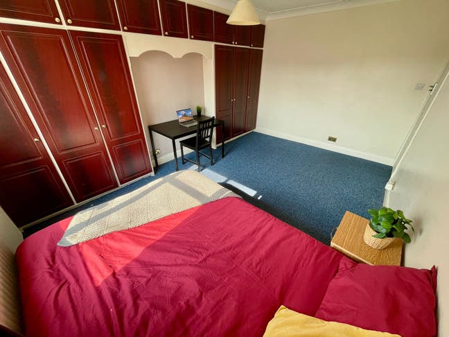 Double Room & Private En-Suite – Garden Access, Bi Main Photo