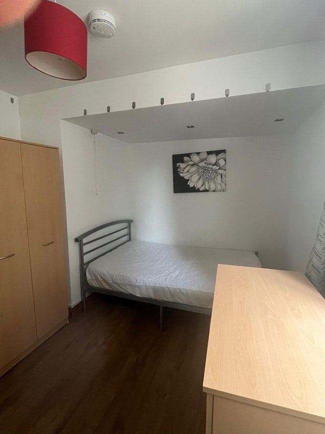 Room available from 1st of November  Main Photo