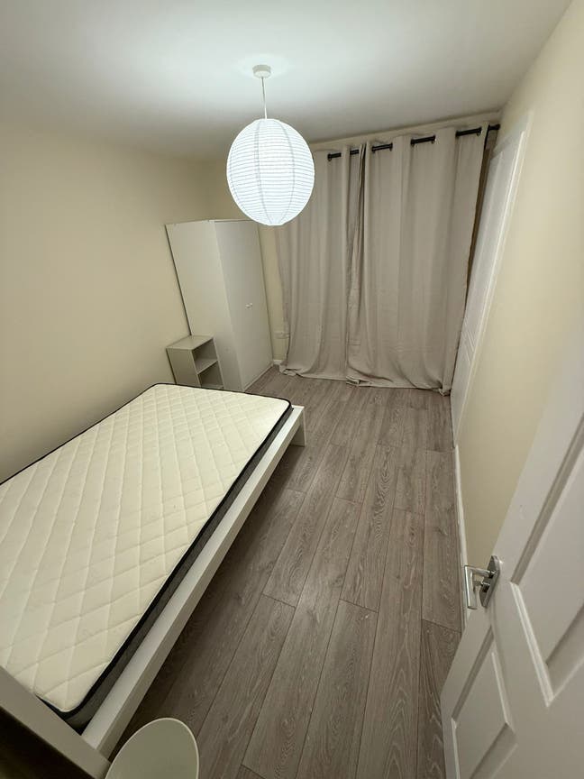 Double Room in Shared House – Bills Inc. (DA8) Main Photo