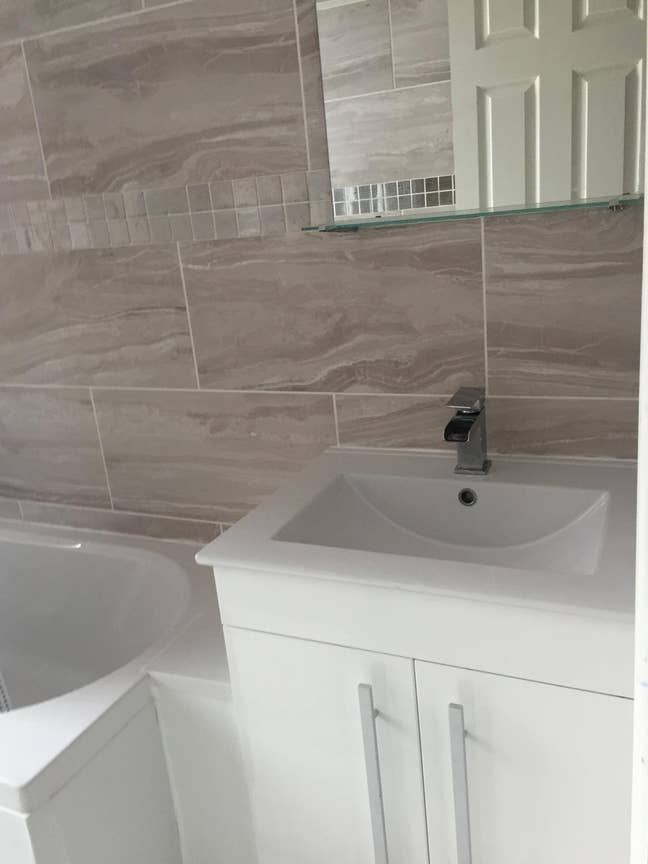 Large Double spacious size bedroom available Main Photo