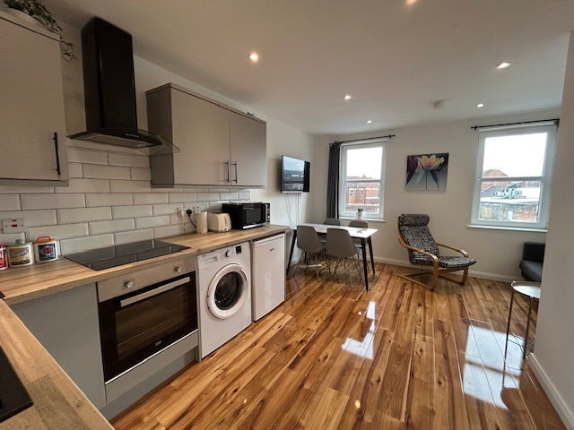 Amazing Rooms in BT4 Flatshare! Main Photo