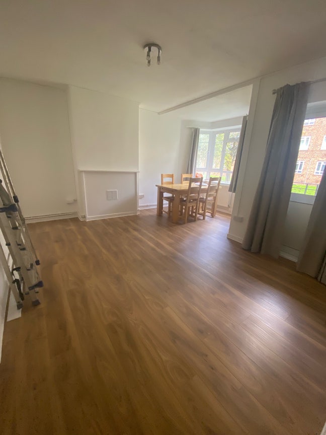 Newly Refurbished 3 bed Flat-Shepherds's Bush Main Photo