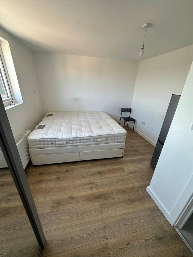 Master King size room available immediately  Main Photo