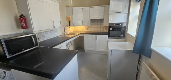 Spacious One Bed Flat - Woodhouse Street, Leeds Main Photo