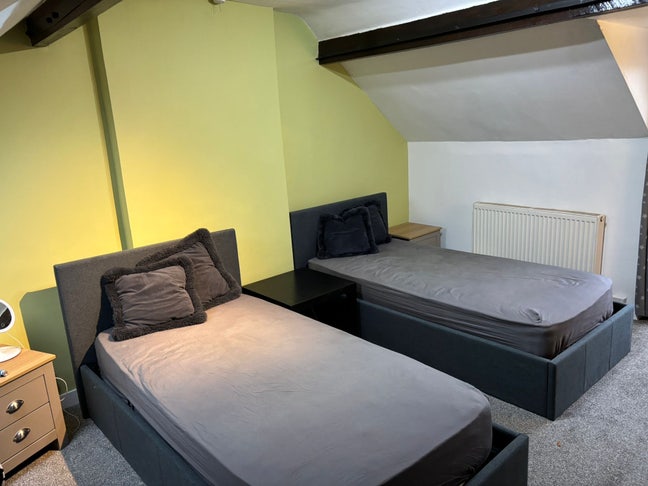 Room for Rent Main Photo