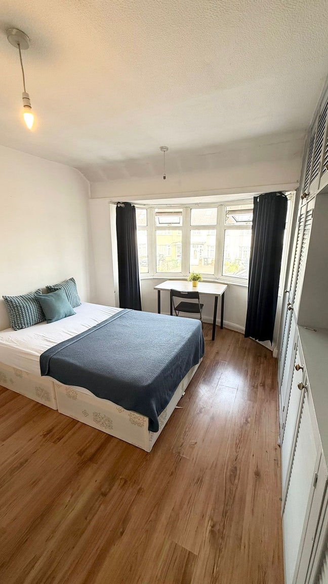 *Single & Double Room in Wembley Area  Main Photo