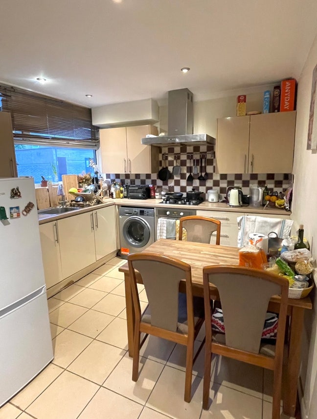 2 rooms in Beautiful flat in Battersea  Main Photo