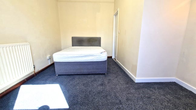 Ensuite Double Room in Dartford 5mins walk to town Main Photo
