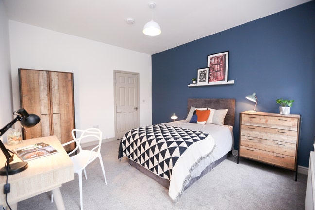 Room with En Suite, All Bills Included! Main Photo