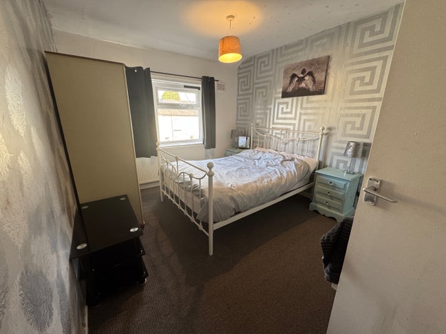 Spare room available  Main Photo