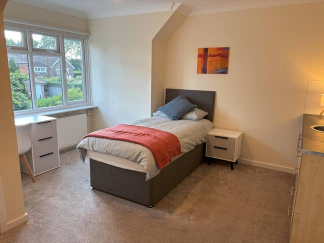 Comfortable shared house in excellent location Main Photo