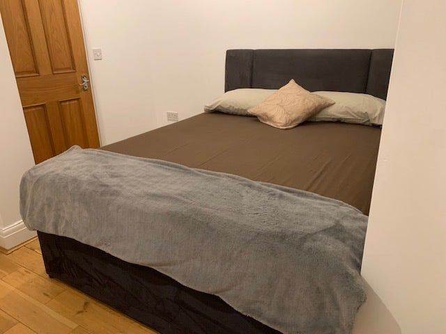 Ensuite Double & Double Bedroom Available in IG3 Main Photo