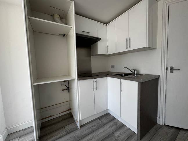 Modern Studio Flat – Lindsley Close Main Photo