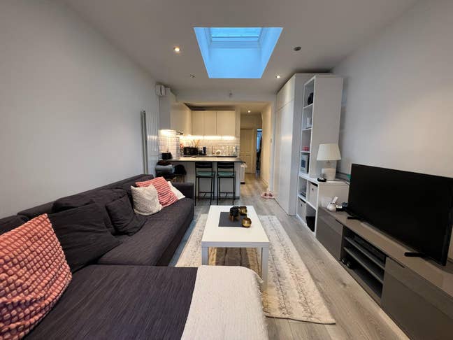 Looking for a 6month sublet Main Photo
