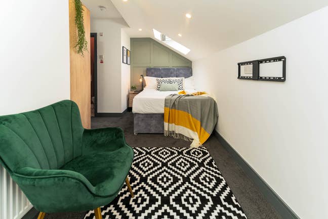 Modern Double En-Suite Room in Salford - BILLS INC Main Photo