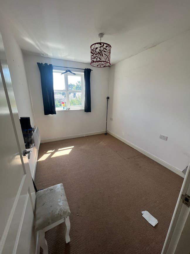  2-Bed Flat  Marlington Drive HD2 Main Photo