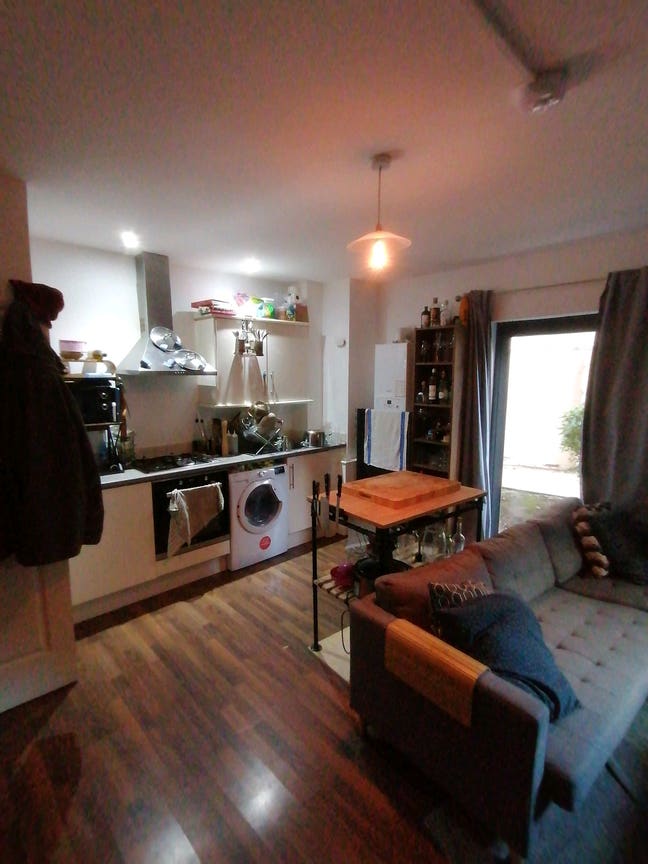 Tenancy takeover - one bed Appartment  Main Photo