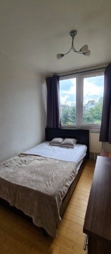 Small double room in Roehampton (95) Main Photo