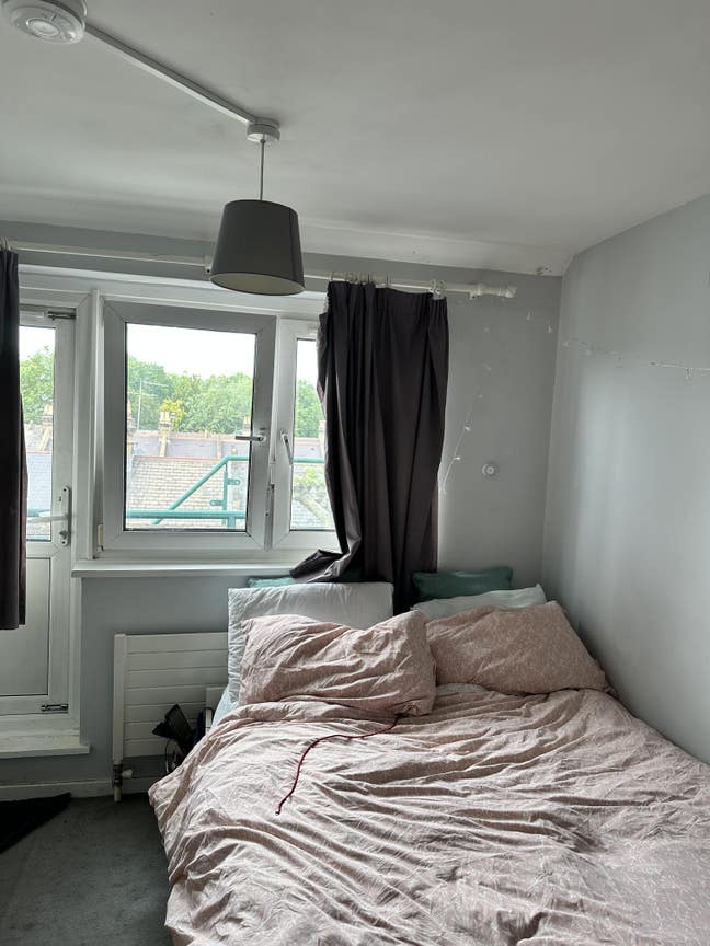 Double room available in 3 Bed Flat  Main Photo