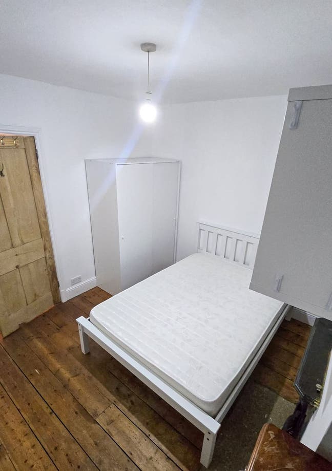 Double Bedroom in friendly houseshare with garden Main Photo