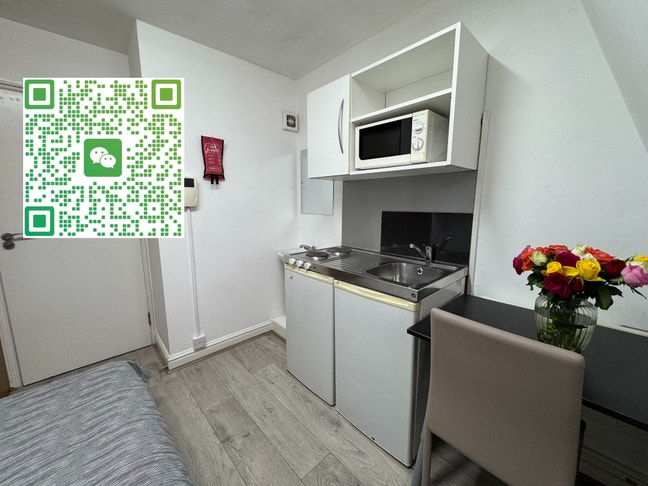 Single Bedsit in South Kensington SW7  Main Photo