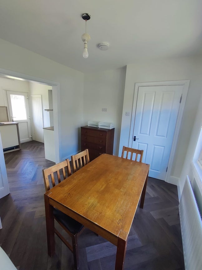 Furnished spacious double room in a new house  Main Photo