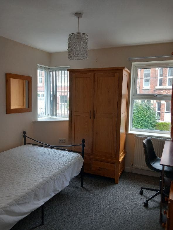 2 rooms in a shared student flat (£120 a week) Main Photo