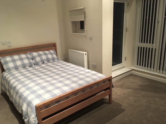 House Share in Modern House Walkable Bae Main Photo