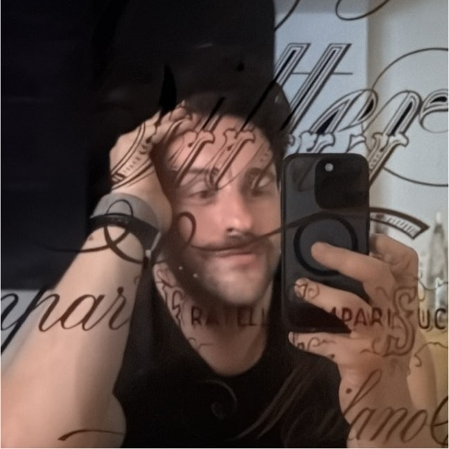 38yo gay male. Persona trainer and psychotherapist Main Photo