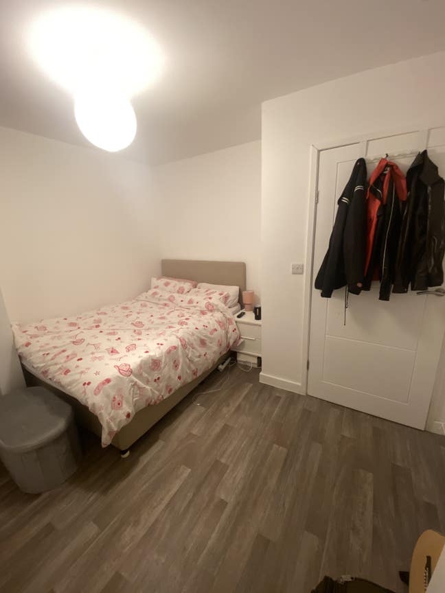 Flat by Albert Road Main Photo