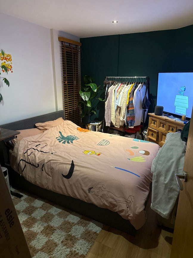 Double Bedroom available at Leeds docks Main Photo