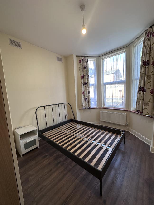 Bills Included Studio - Cricklewood NW2 (Zone 2/3) Main Photo