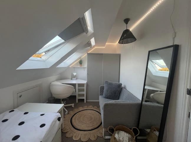 Charming Urban Hideaway – Loft Room with Style! Main Photo