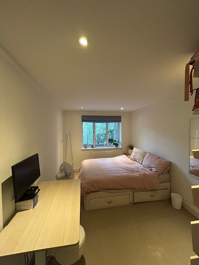 Bright 2-Bed / 2-Bath Flat in Putney – Sublet Avai Main Photo