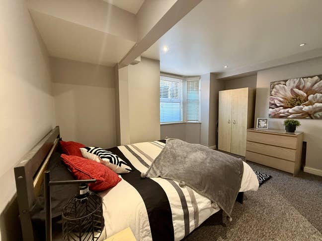**Double Ensuite Town Centre Room** Main Photo