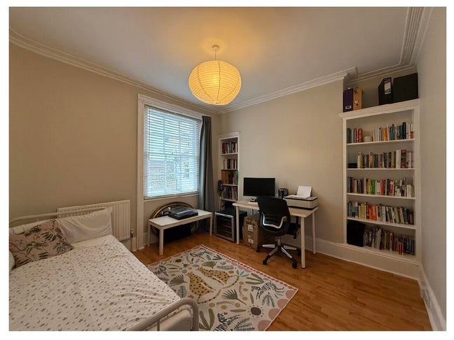 Fantastic 3 bedroom share apartment. Main Photo