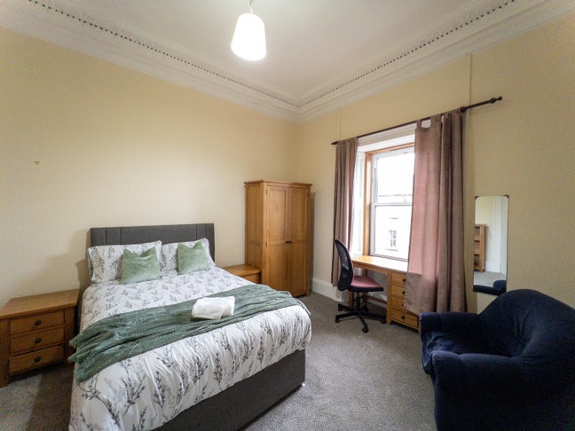 Double Bedroom in Newington  Main Photo