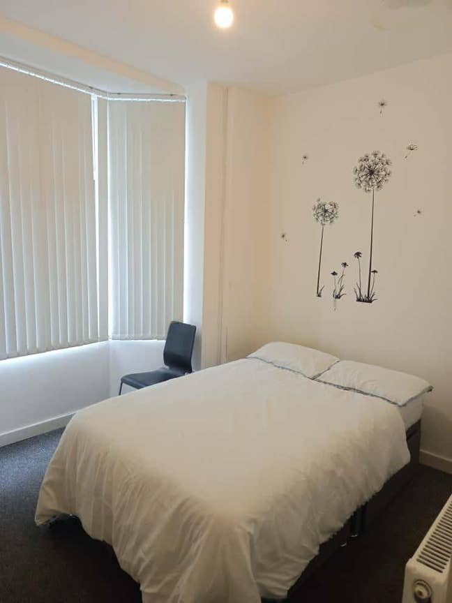 Ensuite rooms available in a beautiful house Main Photo