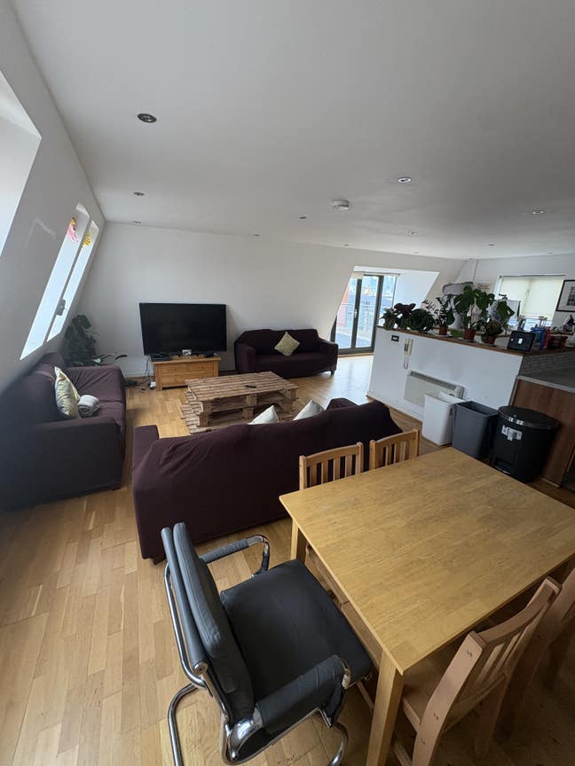 1 room, private bathroom, whitechapel Main Photo