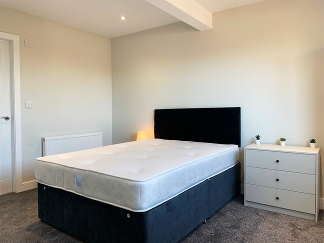 Available - Stylish Double Bedroom in Bolton Main Photo