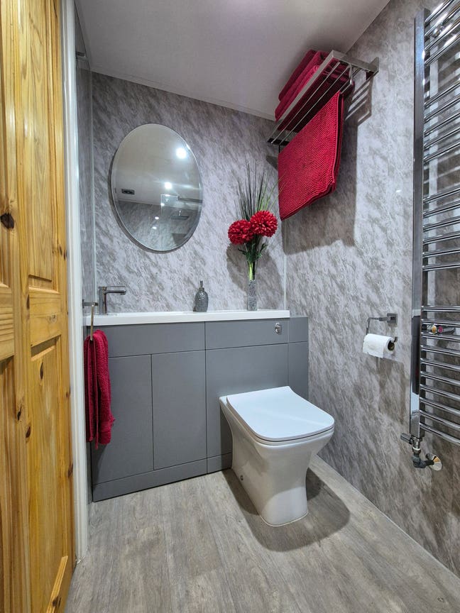 Single en-suite room  Main Photo