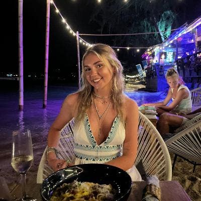 looking for a double room or to buddy up Main Photo