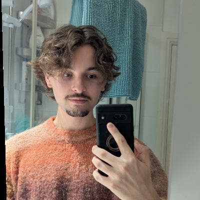 24, LBGT Male, full time baker and actor Main Photo