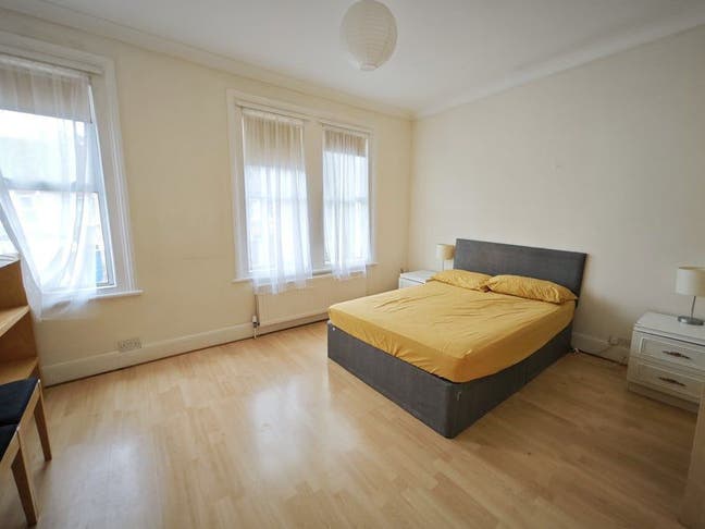 4 Stylish Rooms in Maisonette: Ealing Broadway  Main Photo