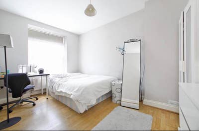 Perfect Location Large Double Room Available  Main Photo